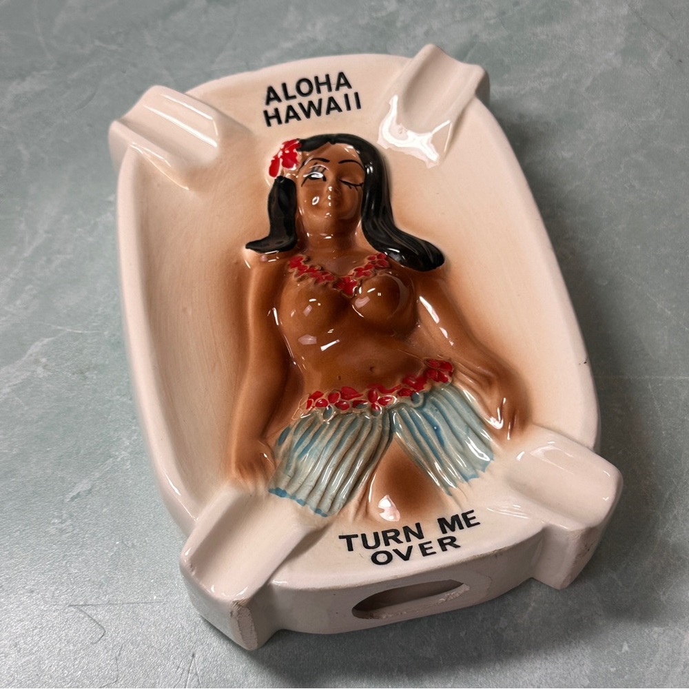 Vintage Aloha Hawaiian Themed Ceramic Ashtray Pinup 1960’s Hula Cheeky